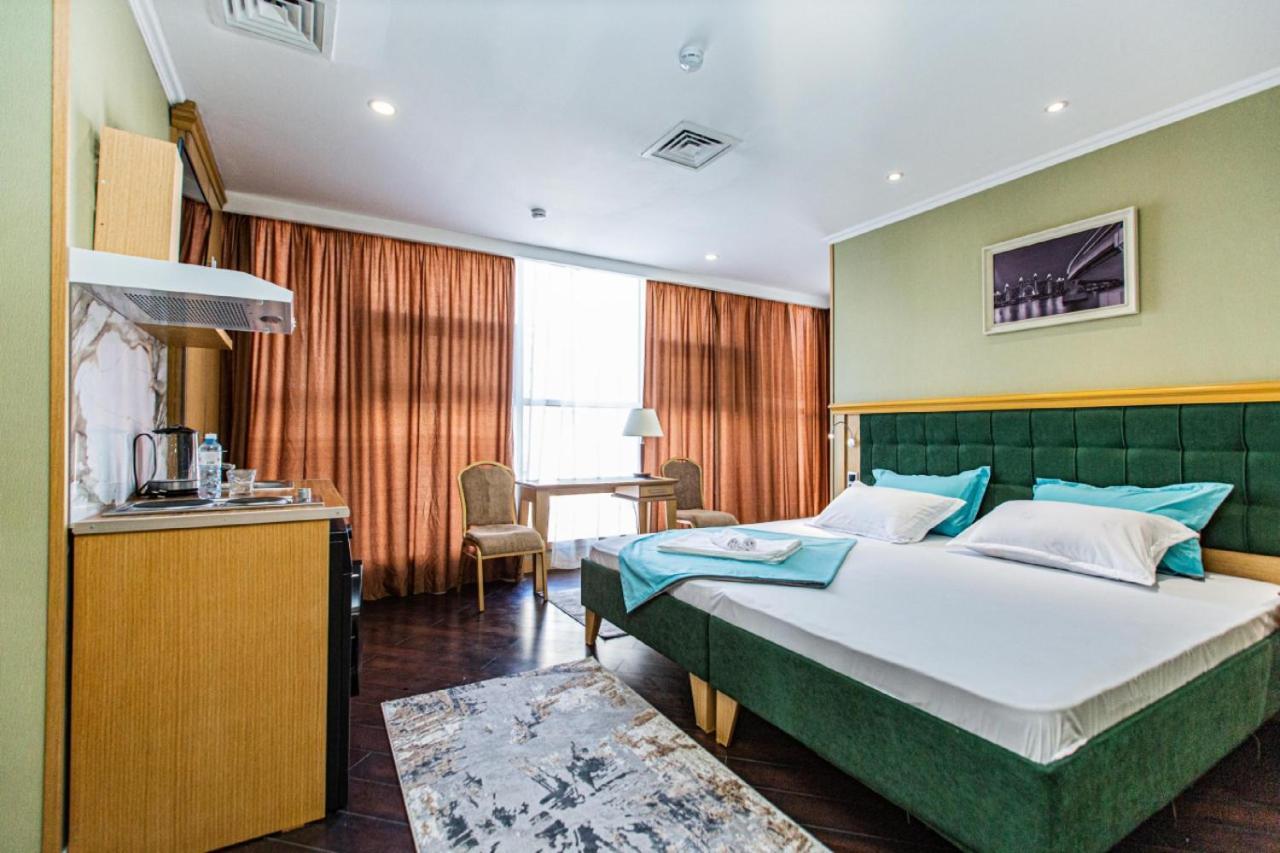 אלמטי Shera Park Boutique Hotel מראה חיצוני תמונה