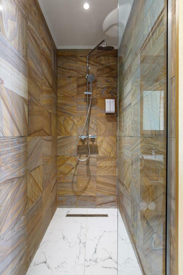 אלמטי Shera Park Boutique Hotel מראה חיצוני תמונה
